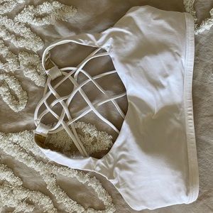 Free to be sports bra